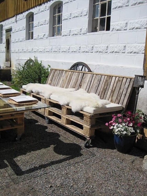 20 nápadů na zahradní nábytek vytvořený z dřevěných palet