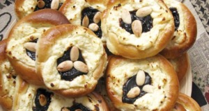 Kysané tvarohové koláče, které zůstávají dlouho měkké – recept od babičky! Kysané tvarohové koláče