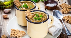 Kyselá čočková polévka – s čerstvým krajícem bílého chleba bude dokonalá! Kyselá čočková polévka! Vynikající přímo báječná