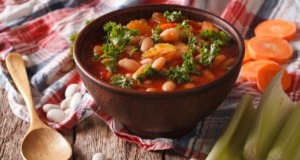 Rychlá polévka Minestrone – stačí pár surovin a sytá polévka je na světě Rychlá polévka Minestrone! Vynikající, lahodná a velmi chutná