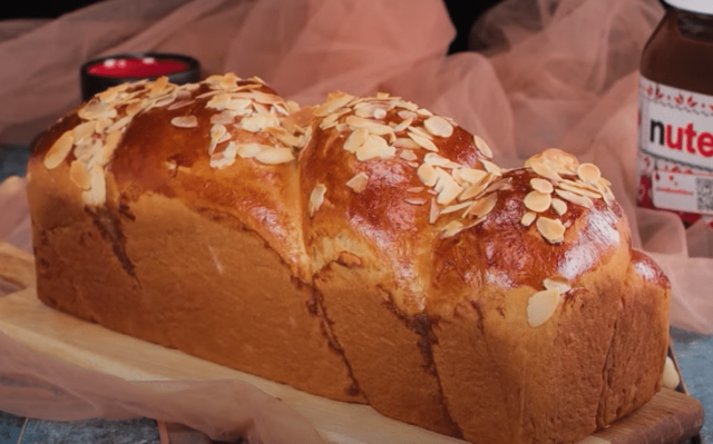 božský nutellový dezert sypaný mandlemi – zamilují si ho nejen děti!