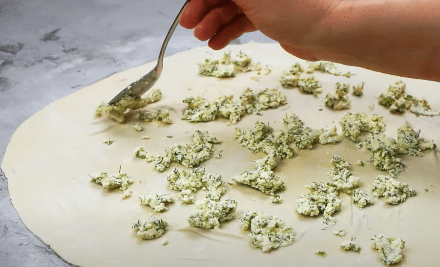 delikátní smažené, sýrové placičky s koprem – inspirace na chutnou svačinku!