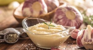 domácí česneková pomazánka – jednoduchá, rychlá a velmi chutná