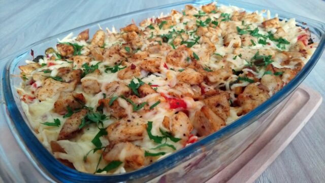 zapečené kuře s těstovinami a sýrem: chutný a rychlý recept!