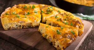 chuťovka, kterou si zamiluje každý – bramborovo-slaninová frittata