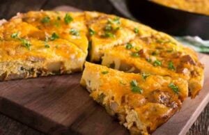 chuťovka, kterou si zamiluje každý – bramborovo-slaninová frittata