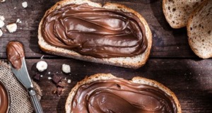 Lískové oříšky, kakao a čokoláda – domácí nutella! lískovce, kakao a čokoláda – domácí nutella!