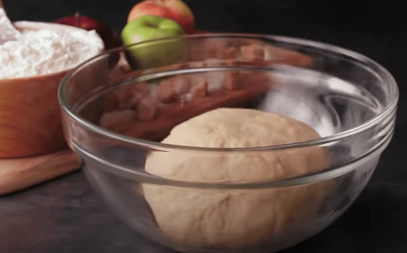 jednoduchý recept na delikátní, křupavé šátečky s jablečnou náplní!