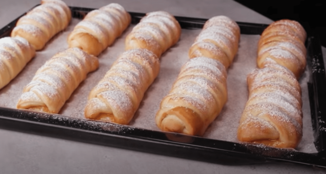 jednoduchý recept na delikátní, křupavé šátečky s jablečnou náplní! jednoduchý recept na delikátní, křupavé šátečky s jablečnou náplní!
