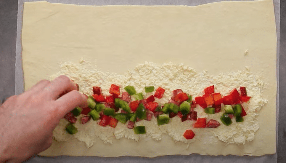 jednoduchý recept pro všechny kuchařské začátečníky! – slaný štrůdl z listového těsta