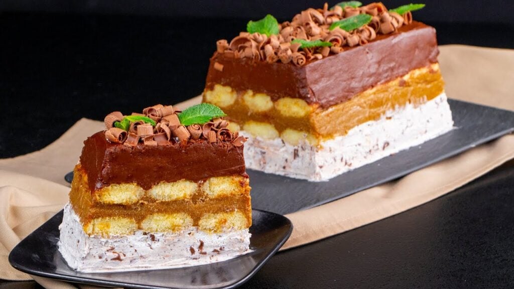 vynikající nepečený dort – s dlouhými piškoty, čokoládou a instantní kávou