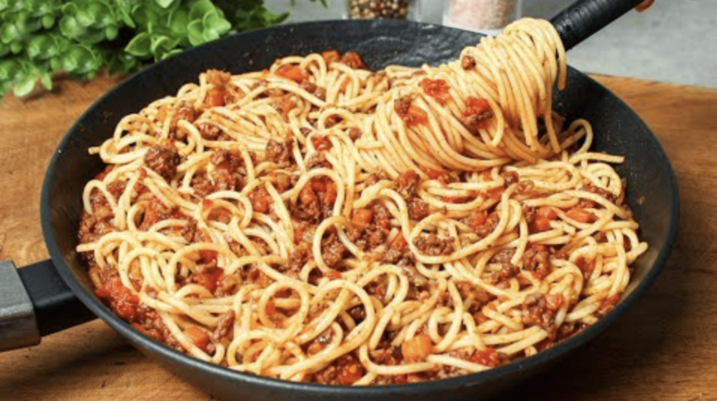 připravte si tyto boloňské špagety – vydatné, jednoduché a neuvěřitelně chutné