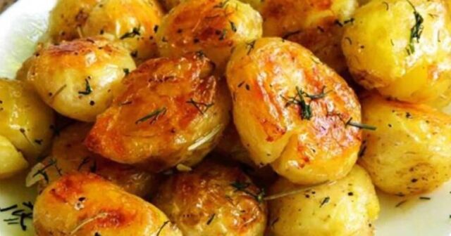 vynikající česnekové brambory pečené v troubě – Úžasná chuť a rychlá příprava vynikající česnekové brambory pečené v troubě – Úžasná chuť a rychlá příprava