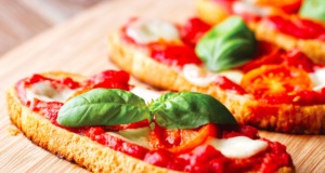Zapékaná veka s mozzarellou a bazalkou – rychlovka, kterou zasytíte rodinu za méně než 20 minut zapékaná veka s mozzarellou a bazalkou – rychlovka, kterou zasytíte rodinu za méně než 20 minut