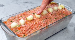 Velmi chutná roláda z mletého masa a mozzarelly – skvělý tip na oběd velmi chutná roláda z mletého masa a mozzarelly – skvělý tip na oběd