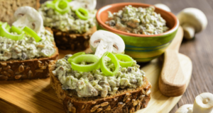 Žampiónová pomazánka s nivou – skvěle se hodí k čerstvému pečivu Žampiónová pomazánka s nivou – skvěle se hodí k čerstvému pečivu