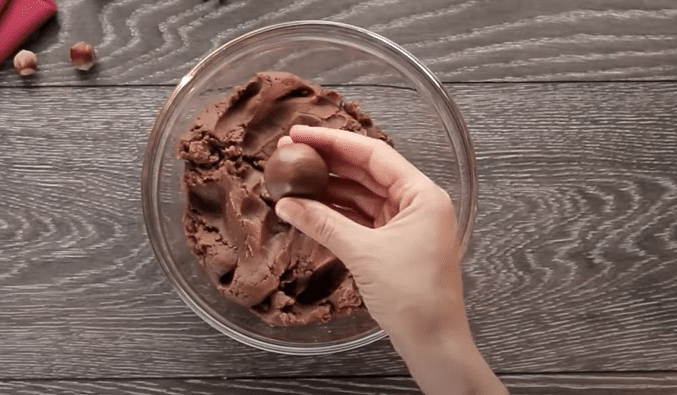 připravte si tyto delikátní čokoládové sušenky se sezamem a mandlemi!