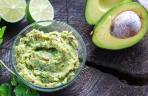 Avokádové guacamole. Zdravé a hlavne velmi chutné