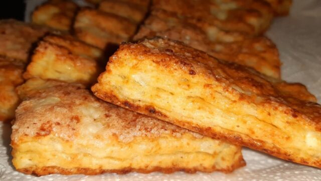 Jednoduché a chutné sušenky se sladkým tvarohem! Jednoduché a chutné sušenky se sladkým tvarohem!