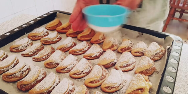 Křehké sušenky s jablečnou náplní - čerstvé a obzvlášť chutné!
