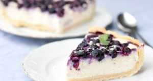 Borůvkový cheesecake s bílou čokoládou Borůvkový cheesecake s bílou čokoládou