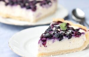 Borůvkový cheesecake s bílou čokoládou