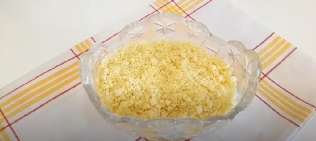 Ten nejlepší domácí recept! Měkká a nadýchaná bábovka s třešněmi a posypkou