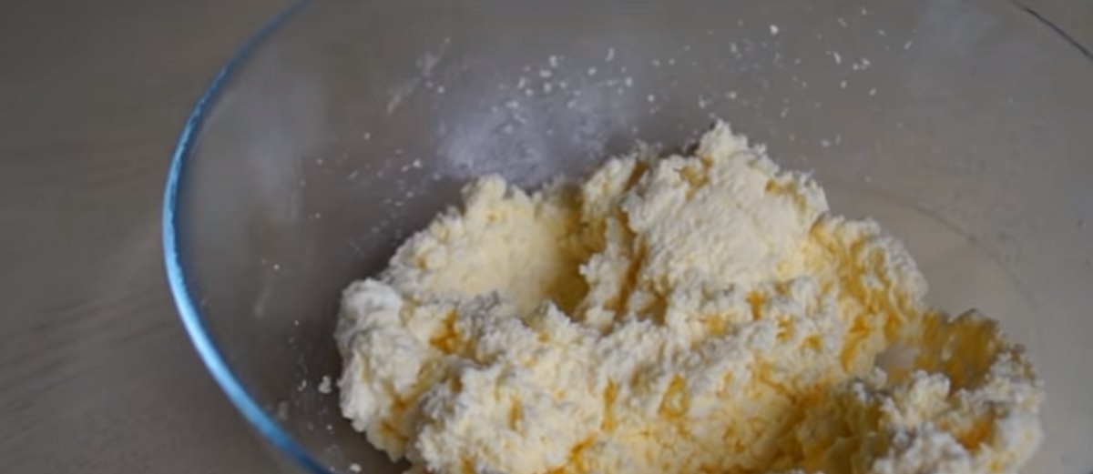 Cheesecake s tvarohem a rakytníkem Cheesecake s tvarohem a rakytníkem