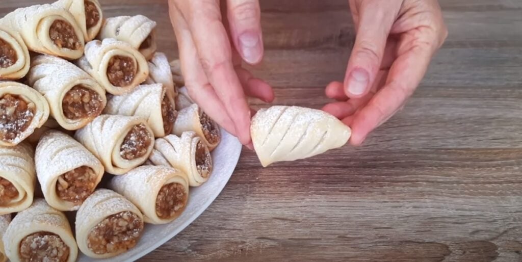 Ořechové croissanty s jablečným džemem