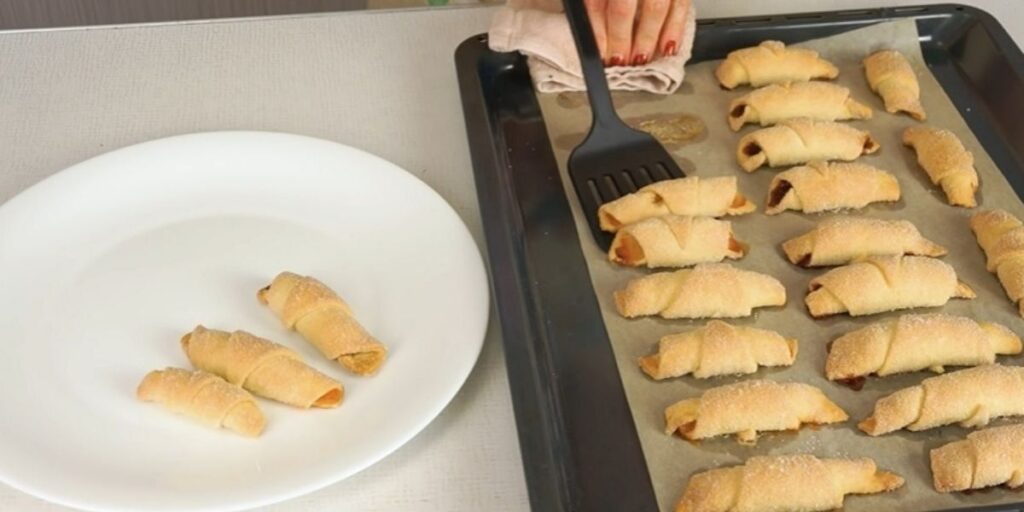 Domácí croissanty s marmeládovou náplní. Jednoduchý recept pro začátečníky!