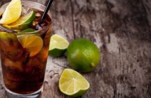 Cuba libre! Letní alkoholický nápoj