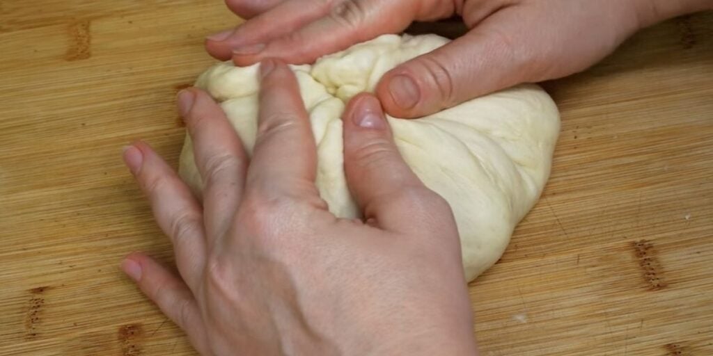 Z jednoduchých brambor, ale tak chutné! Všichni sousedé se budou ptát na recept! Jednoduchý a skvělý recept na originální pečené bramborové a sýrové placky