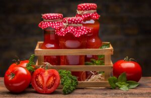 Pokud máte doma hodně rajčat, připravte si chutný domácí kečup