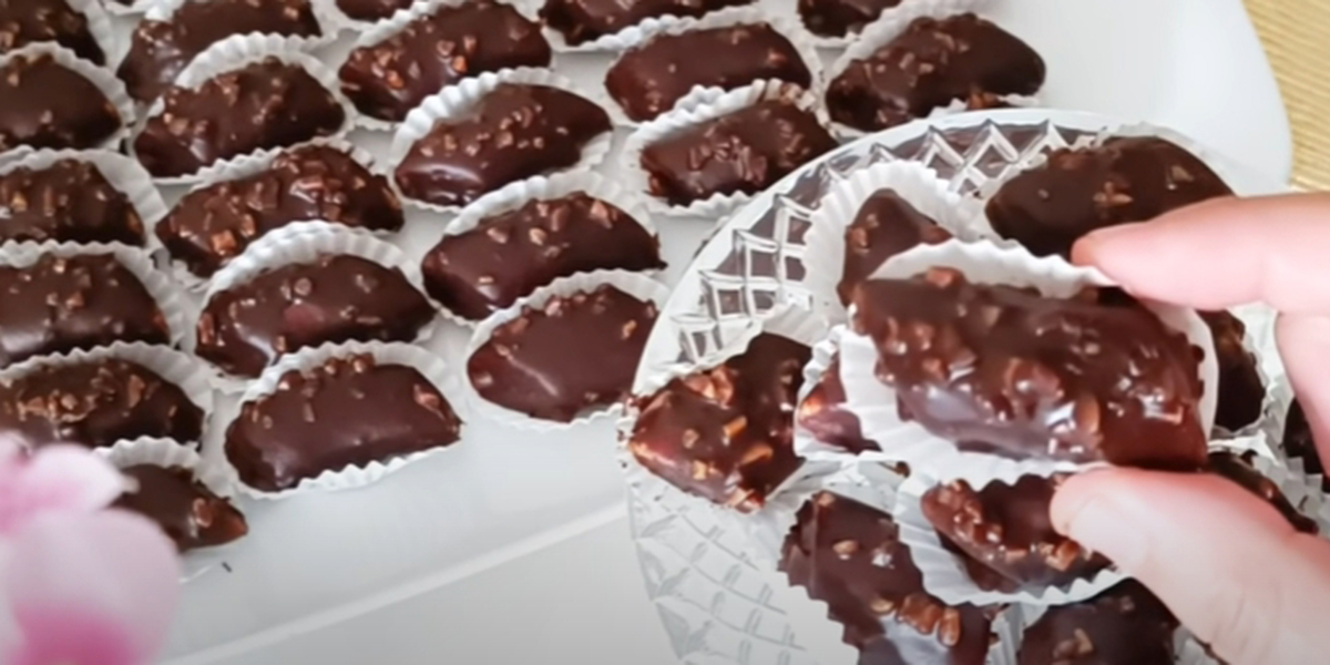 Rychlé sušenky s čokoládovou polevou - skvěle se hodí ke každému svátečnímu jídlu! Také s kávou nebo čajem