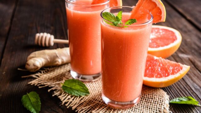 Grapefruitové smoothie s jablečným moštem na každý den