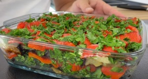Pochoutka z lilku a papriky. Velmi jednoduchý recept! Domácí třešňový dort. Není nutné žádné pečení!
