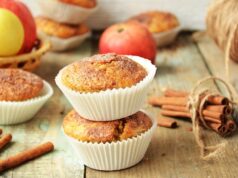 Hrnkové jablečné muffiny se skořicí! Jste milovníky skořice s jablky? Pokud ano, máme pro vás skvělý recept na hrnkové jablečné muffiny se skořicí