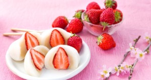 Japonské jahodové knedlíčky – daifuku Japonské jahodové knedlíčky - daifuku