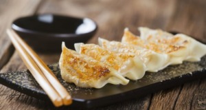 Japonské pečené pirůžky – gayoza! Neodolatelné a velmi chutné Japonské pečené pirůžky - gayoza! Neodolatelné a velmi chutné