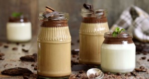 Jemná královna mezi dezerty: Kávová Panna Cotta Kávová panna cotta
