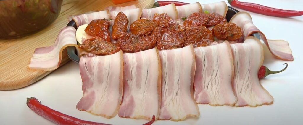 Křehká a šťavnatá sekaná zabalená do plátků slaniny!