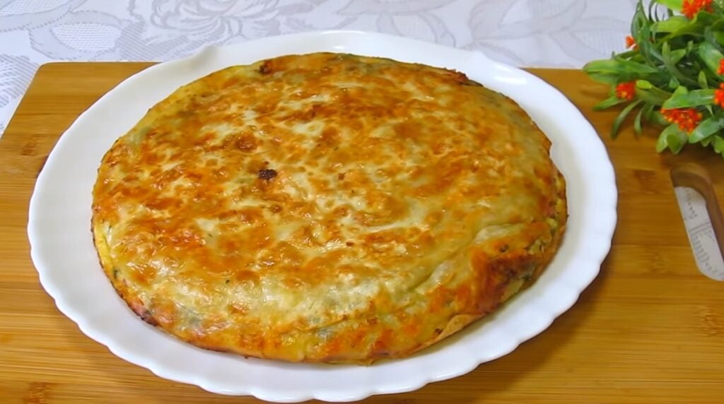 Zapečená tortilla se sýrem, šunkou, vejcem a zelenou zeleninou - Skvělá snídaně!