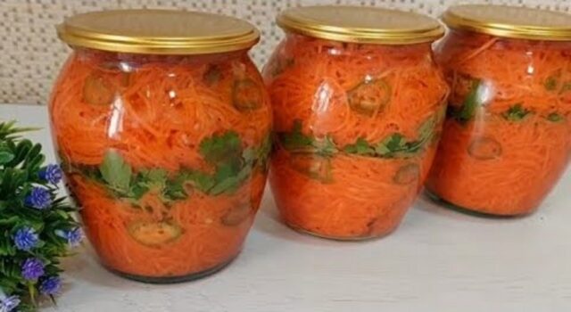 Mrkev vařená na asijský způsob ve sklenici. Rychlý, časem prověřený recept!