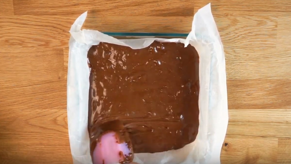 Tomu neodoláte! Čokoládové brownie s karamelovou polevou a ořechy 