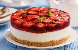 Nepečený jahodový cheesecake