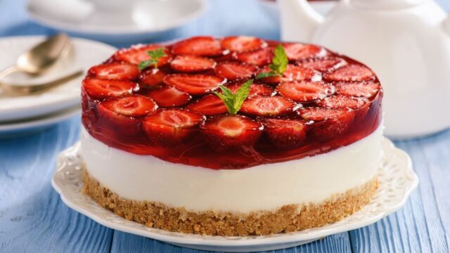 Nepečený jahodový cheesecake Nepečený jahodový cheesecake