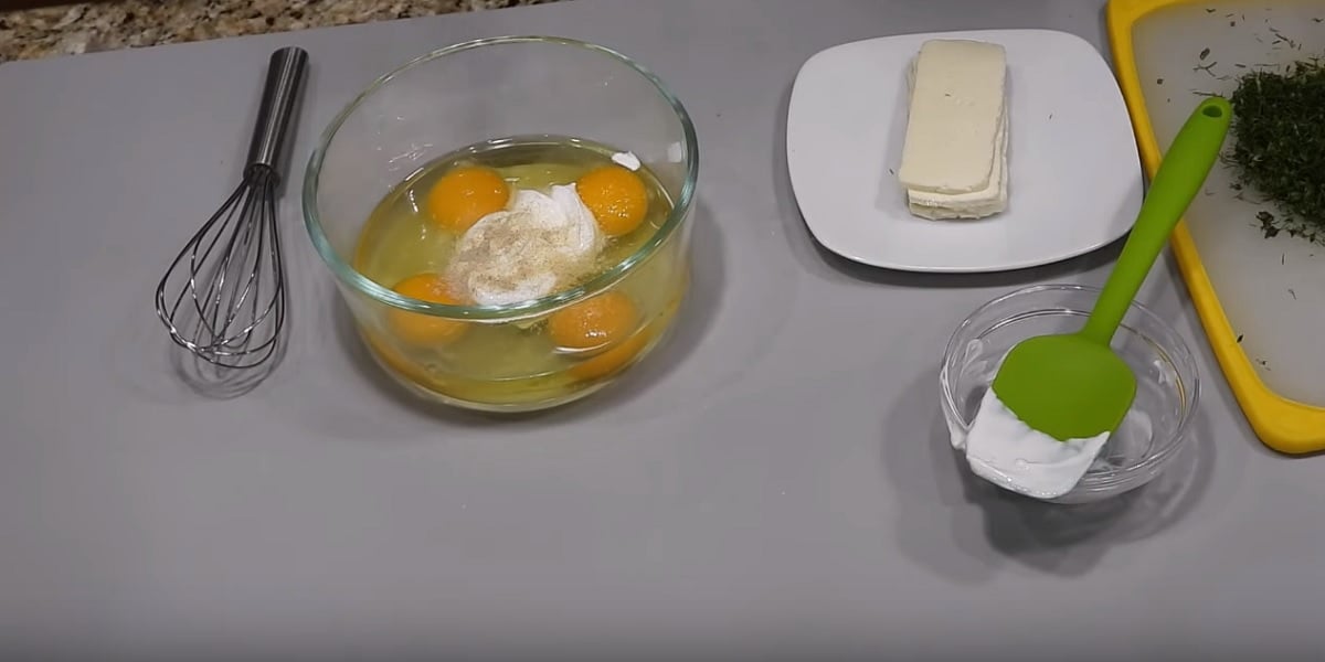 Omeleta se sýrem a zeleninou (k snídani)!