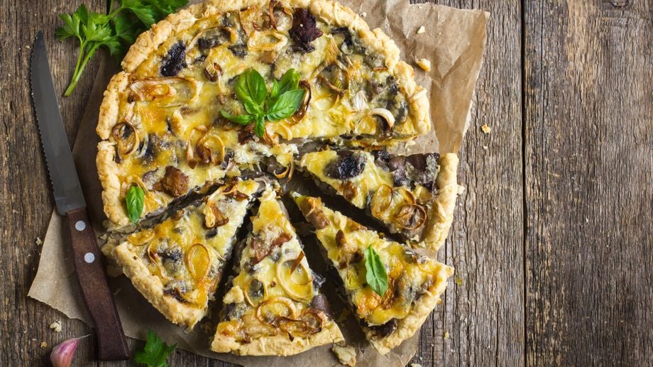 Pizza s pórkem, žampiony a sýrem s modrou plísní, chutná a hlavně domácí, určitě vyzkoušejte