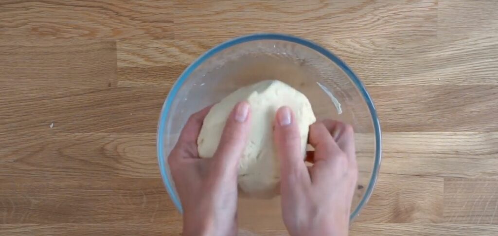 Prajitura-„Patratelele-cu-lamaie-2 Svěží chuť citrusů. Chutný citronový dort