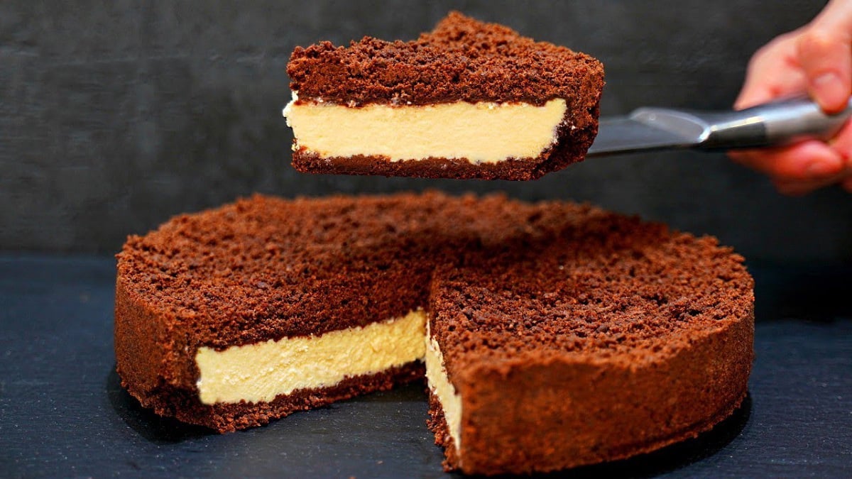 Čokoládový dort se sladkým tvarohem. Super rychlý dezert - ani nemusíte dělat pořádné těsto!